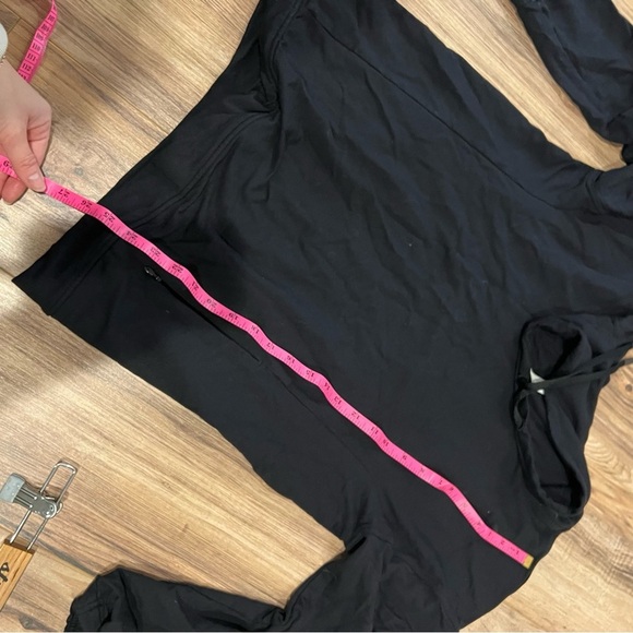 Lululemon Twisted & Tucked Long Sleeve Sweatshirt - Picture 8 of 11